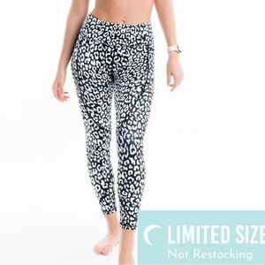 ZYIA light n tight Leopard Print Leggings